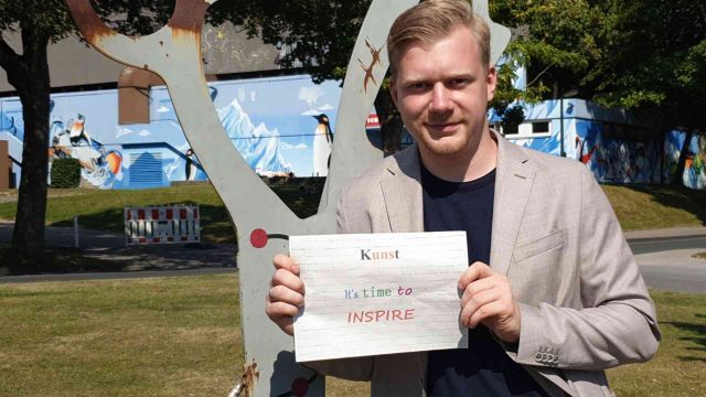 Raoul Brattig beantwortet Fragen zur Freien Kunst- und Kulturszene